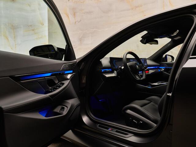 BMW M5 Limousine V8 M Hybrid, Frozen, Ultimate Package, carbon extr., B&W, ceramic, 21'', stl.ventilatie, tr.haak, leder, privacy