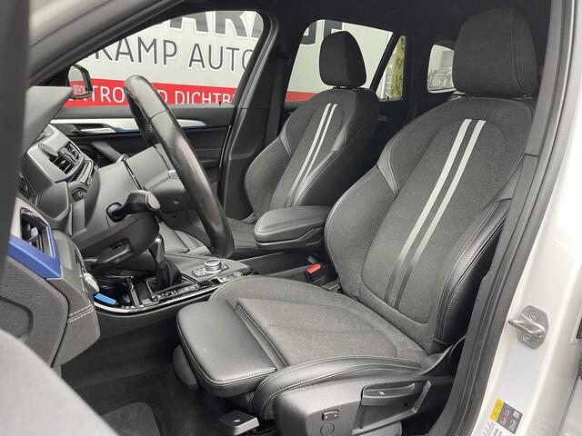 BMW X1 xDrive25e High Executive M Sport 18"/Stoelverwarming/Sportstoelen/Elektrische Klep/LED/DAB/Navigatie/PDC