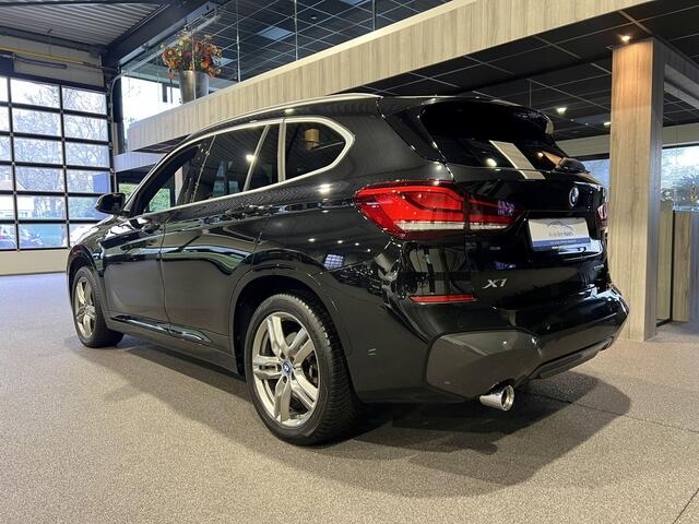 BMW X1 xDrive25e High Executive M-Sport | Panorama | HUD | el stoelen | Camera | Stuurverwarming