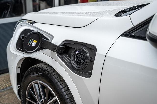 BMW X1 25e xDrive M Sport | Shadow | Driving Ass. Plus | Camera | Adapt. Led | Stoelverwarming | 18 Inch |