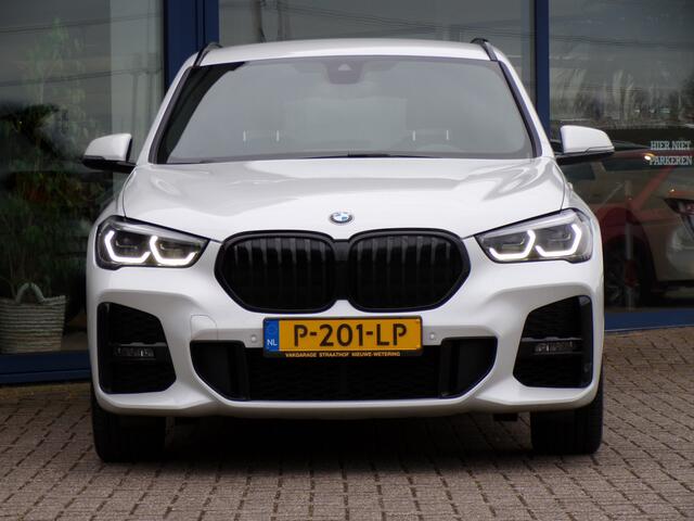 BMW X1 sDrive20i M-Sport, Apple Carplay / Trekhaak / Full LED / HiFi audio / Head up Display / Parkeersensoren