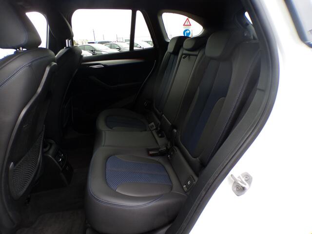 BMW X1 sDrive20i M-Sport, Apple Carplay / Trekhaak / Full LED / HiFi audio / Head up Display / Parkeersensoren