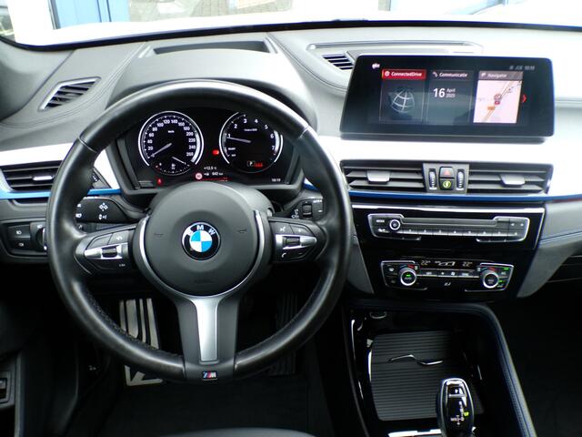 BMW X1 sDrive20i M-Sport, Apple Carplay / Trekhaak / Full LED / HiFi audio / Head up Display / Parkeersensoren