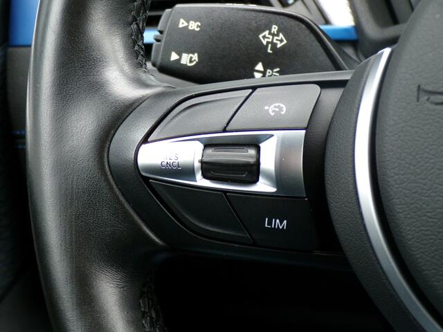 BMW X1 sDrive20i M-Sport, Apple Carplay / Trekhaak / Full LED / HiFi audio / Head up Display / Parkeersensoren