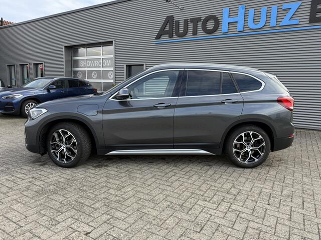 BMW X1 xDrive25e Executive xLine Trekhaak ACC Head-Up Display Elek. Stoelverstelling Navi Plus Carplay Achteruitrijcamera BMW Premium Selection garantie