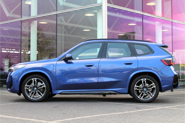 BMW X1 xDrive25e M Sport Automaat / Trekhaak / Sportstoelen / Adaptieve LED / M Adaptief onderstel / Comfort Access / Parking Assistant