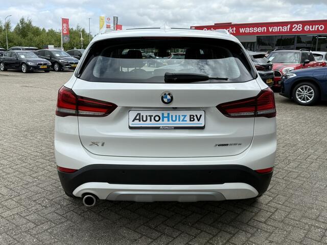 BMW X1 xDrive25e xLine Panoramadak Stuurverwarming Head-Up Display Achteruitrijcamera ACC