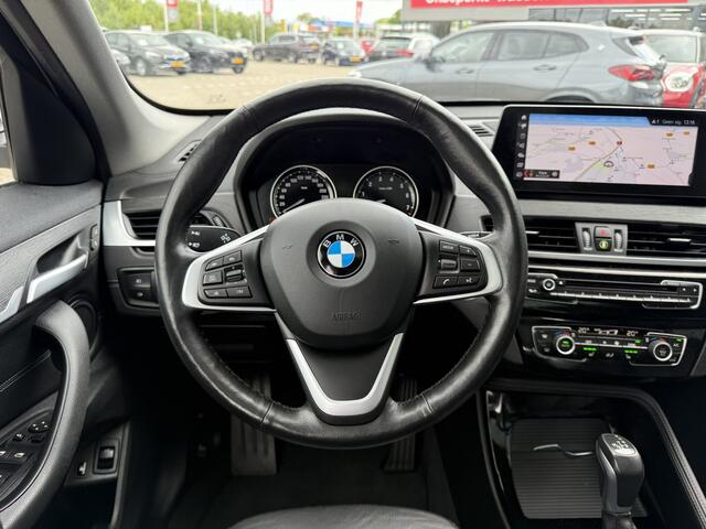 BMW X1 xDrive25e xLine Panoramadak Stuurverwarming Head-Up Display Achteruitrijcamera ACC