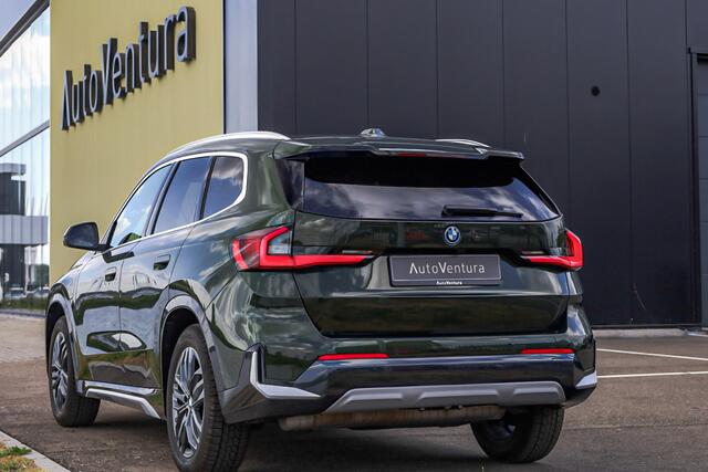 BMW X1 xDrive25e High Executive Trekhaak l Adapt. Cruise l Adapt. LED l Head-Up l Stoelverwarming l Head-Up l Elek. Stoelen l Verwarmd stuurwiel l