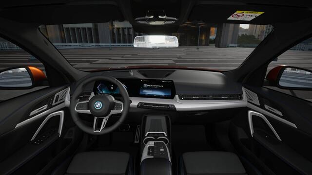 BMW X1 xDrive25e High Executive M Sport Automaat / Panoramadak / Trekhaak / M Sportstoelen / Adaptieve LED / M Adaptief onderstel / Parking Assistant Plus / Stuurverwarming