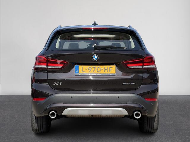 BMW X1 sDrive20i High Executive Edition | Pano | Navigatie | LED | Airco-Ecc | LM-Velgen |Stoelverwarming | Camera | ( Vestiging - Nieuwegein )