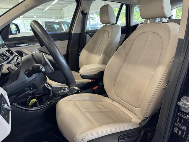 BMW X1 sDrive20i High Executive Edition | Pano | Navigatie | LED | Airco-Ecc | LM-Velgen |Stoelverwarming | Camera | ( Vestiging - Nieuwegein )