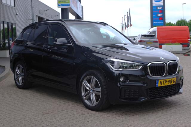 BMW X1 sDrive18i M-Sport High Executive 140 PK Automaat, Panoramadak, LED Koplampen , Leder bekleding.