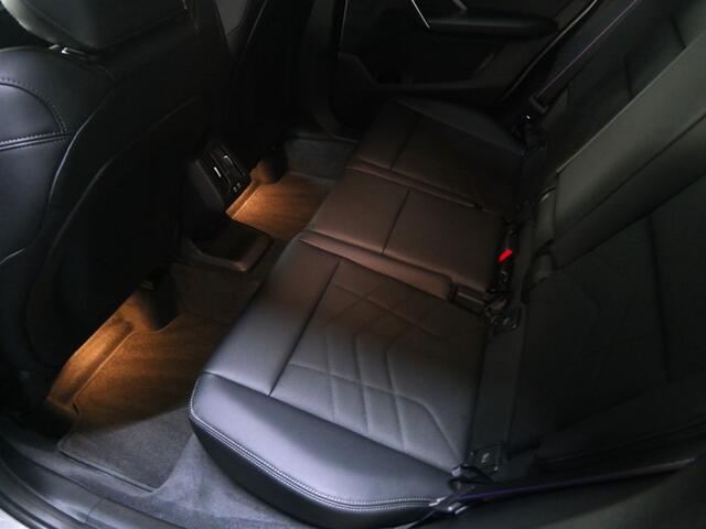 BMW X1 sDrive18i High Executive M Sport Automaat / Panoramadak / Trekhaak / Sportstoelen / Comfort Access / Stoelverwarming / Adaptieve LED / Parking Assistant Plus / Head-Up / Harman-Kardon