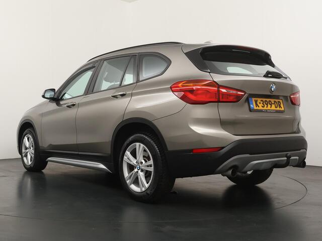 BMW X1 sDrive20i 192pk High Executive Automaat - Lederen bekleding - Navigatie - Trekhaak