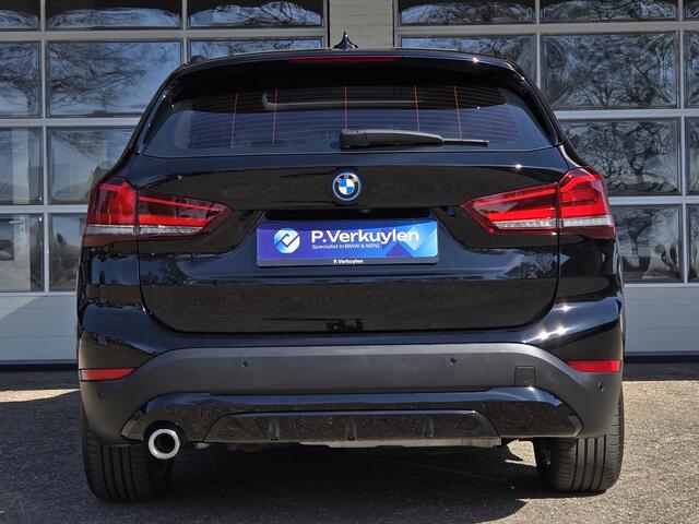 BMW X1 xDrive25e eDrive Sport Line | PANORAMA | SPORTSTOELEN | ELEKTR. ACHTERKLEP | CAMERA |