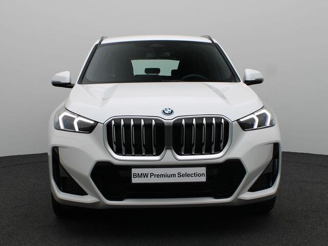 BMW X1 xDrive30e M Sportpakket | Premium Pack | Adaptief M Onderstel | Comfort Access | Trekhaak | Driving Assistant Plus | 18''