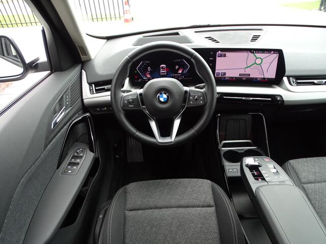 BMW X1 xDrive23i Head-Up-Live Cockpit Pro-Parkeerhulp Plus-Pro pakket-Ada Ledkoplamp-18''LM Velgen
