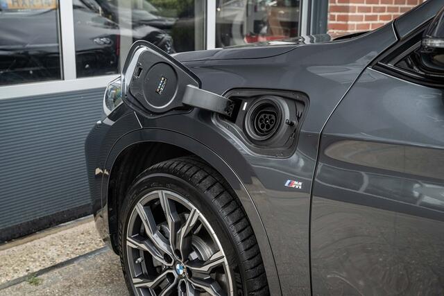 BMW X1 25e xDrive M Sport | Stoelverwarming | Trekhaak | Camera | Hifi-audio | Head-Up | Keyless | Stuurwielverwarming | 19' inch |