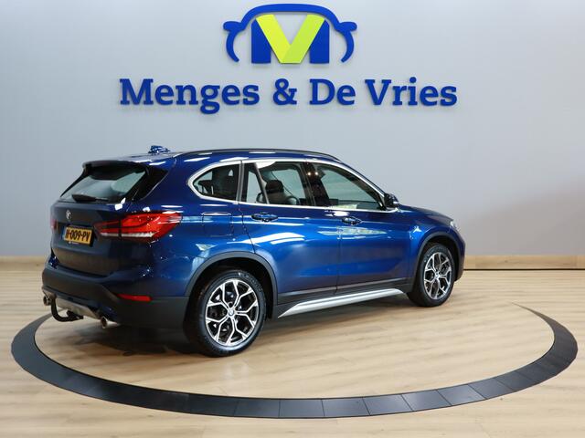BMW X1 sDrive20i VDL Nedcar Edition X Line | Airco ECC | LED | Trekhaak | Leer | Head Up | Camera | Sfeer | Cruise Control | Stoelverwarming | Isofix | NAP |