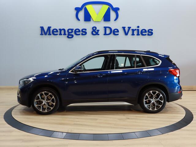 BMW X1 sDrive20i VDL Nedcar Edition X Line | Airco ECC | LED | Trekhaak | Leer | Head Up | Camera | Sfeer | Cruise Control | Stoelverwarming | Isofix | NAP |
