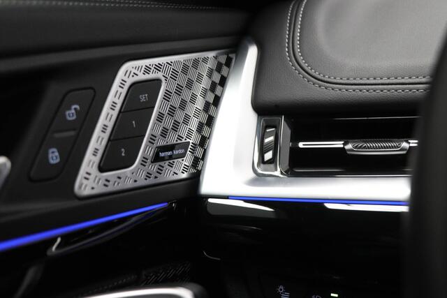 BMW X1 sDrive18i M-Sport | PREMIUM / INNOVATION / TRAVEL | PANORAMADAK | HEAD UP | 360 CAMERA | TREKHAAK | 20"