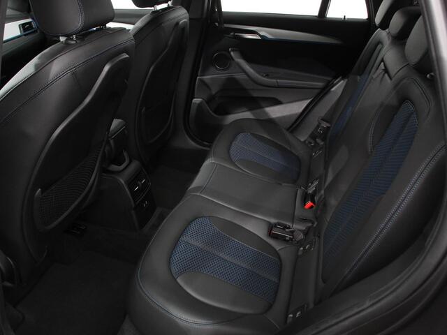 BMW X1 sDrive18i M- Sport | Navigatie | Adaptive Cruise Control | Stoelverwarming | Elektrische achterklep | Climate Control | Lichtmetalen velgen