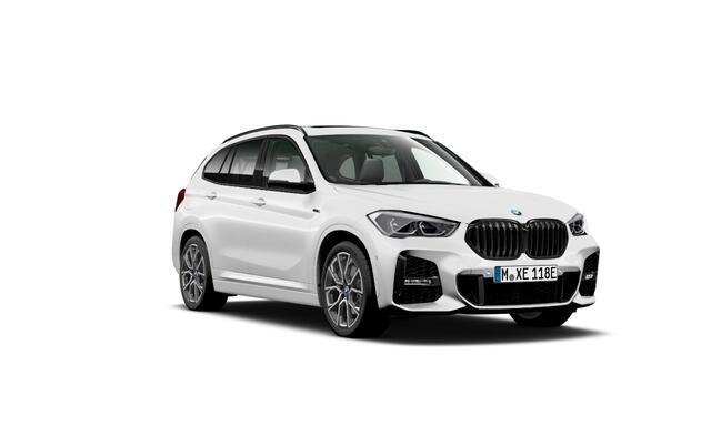 BMW X1 xDrive25e | M-Sport | Navigatie | Panorama | Leder | Camera | Trekhaak | 19"LM | Alpinweiss