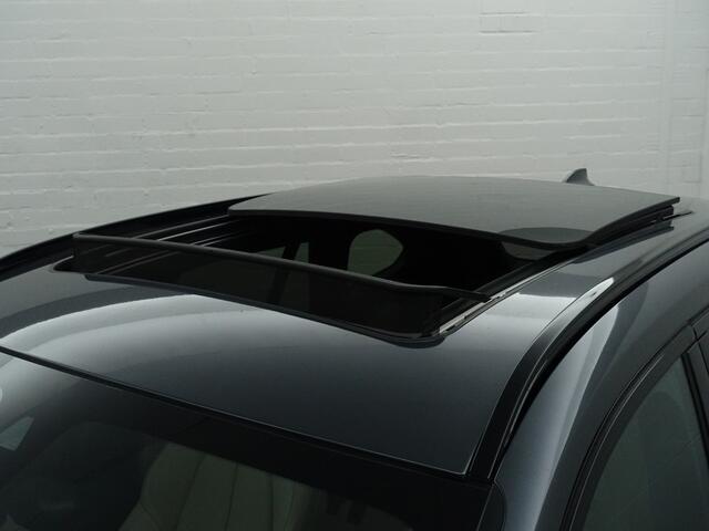 BMW X1 sDrive20i M Sport Aut- Shadowline, Panoramadak, Sport Leder, Head Up, Xenon Led, Park Assist, Stoelverwarming