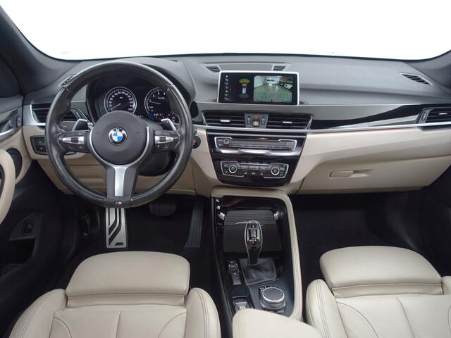 BMW X1 sDrive20i M Sport Aut- Shadowline, Panoramadak, Sport Leder, Head Up, Xenon Led, Park Assist, Stoelverwarming