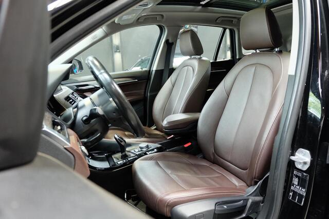 BMW X1 sDrive18i High Executive / Pano / Leder / Camera / Dealeronderhouden