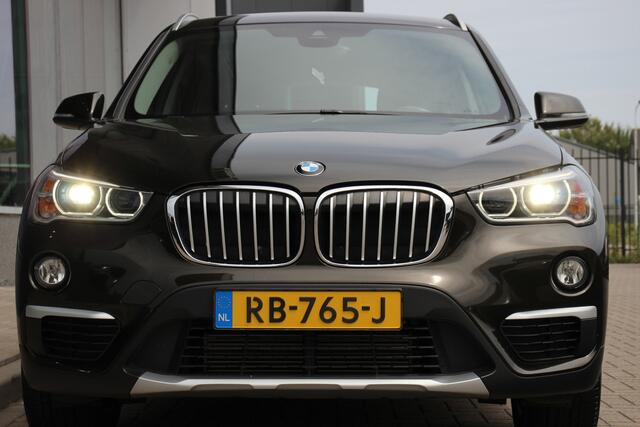 BMW X1 sDrive20i Corporate Lease Executive | LED | Half leder | PDC |