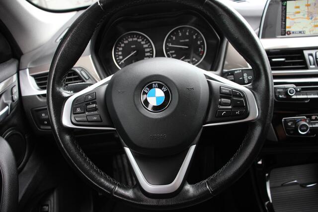 BMW X1 sDrive20i Corporate Lease Executive | LED | Half leder | PDC |