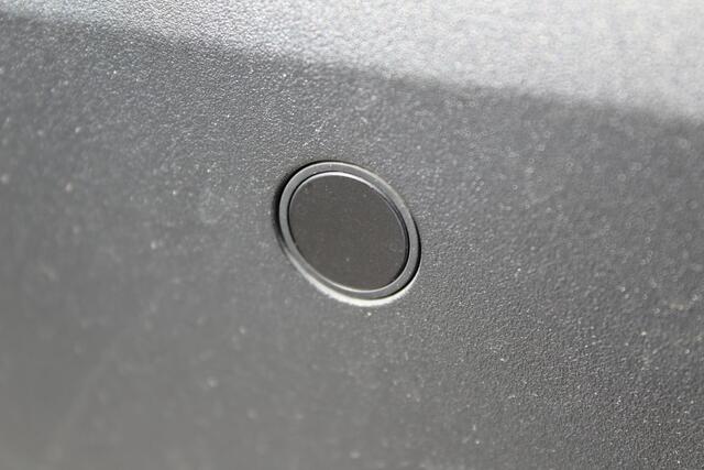 BMW X1 xDrive25e Executive | Incl. 12 maanden garantie | Cruise control | Voorstoelen verwarmd | Climate control | Parkeersensoren voor/achter | DAB | Lichtmetalen velgen | Airco | Bluetooth | Navigatie | Achteruitrijcamera