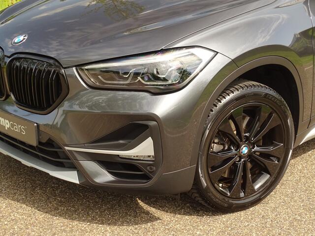 BMW X1 sDrive20i Executive | Camera | Nav | M-sportstuur | Zw.hemel | 18" | Uniek kmst.