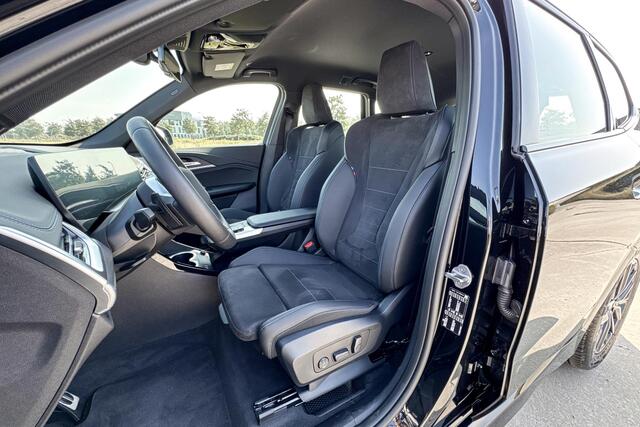 BMW X1 sDrive20i | M Sport | Harman Kardon | Stoelverwarming | Achteruitrijcamera | Trekhaak |