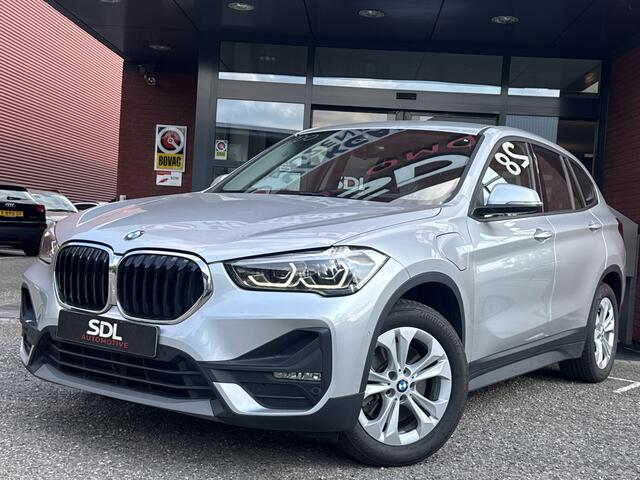 BMW X1 xDrive25e Executive // GROOT NAVI // CAMERA // CRUISE // CLIMA // STOEL VERWARMING // ELEK. KLEP //