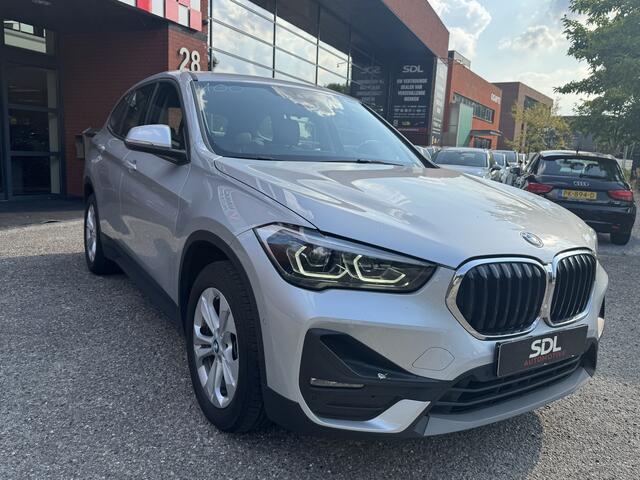 BMW X1 xDrive25e Executive // GROOT NAVI // CAMERA // CRUISE // CLIMA // STOEL VERWARMING // ELEK. KLEP //