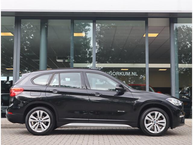 BMW X1 sDrive18i 136 PK High Executive / Panoramadak