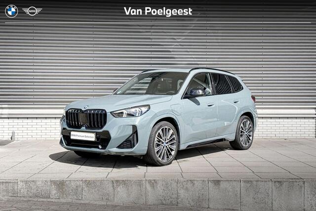 BMW X1 xDrive30e M Sportpakket / Innovation Pack / Comfort Pack / Travel Pack / Panoramadak / Trekhaak
