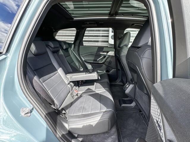 BMW X1 xDrive30e M Sportpakket / Innovation Pack / Comfort Pack / Travel Pack / Panoramadak / Trekhaak