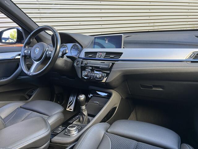 BMW X1 sDrive18i High Executive Edition | M Sport | Getint Glas | Navigatiesysteem Full Map |