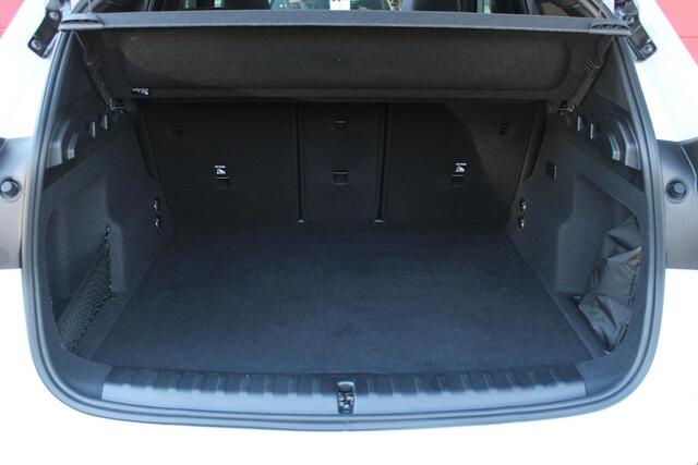 BMW X1 xDrive30e M-SPORT | PANORAMISCH SCHUIF/KANTEL DAK | ELEKTRISCH WEGKLAPBARE TREKHAAK | HARMAN/KARDON AUDIO SYSTEM | ALARMINSTALLATIE | ELEKTRISCH BEDIENBARE VOORSTOELEN MET GEHEUGENFUNCTIE "ACTIEVE ZITPLAATSEN" | STOEL VERWARMING | DRIVING ASSISTANT PROFES