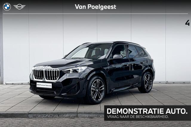 BMW X1 xDrive25e M-Sport Glazen Schuifdak / Harman Kardon / Adaptief LED / Comfort Acces / 19 Inch / Getinte Ramen