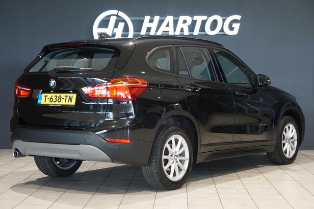 BMW X1 sDrive18i High Executive + SENSOREN / STOELVERWARMING / NAVIGATIE