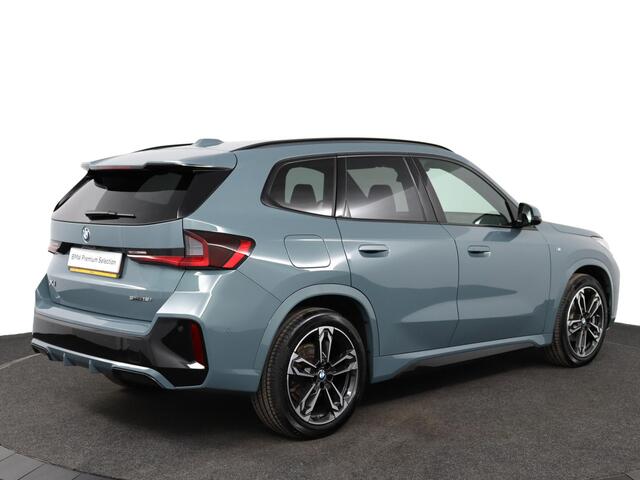 BMW X1 sDrive18i M-Sportpakket | Trekhaak | M Adaptief onderstel | Adaptieve LED koplampen | Comfort Access | Verwarmde voorstoelen