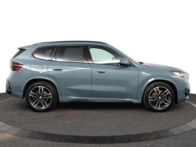 BMW X1 sDrive18i M-Sportpakket | Trekhaak | M Adaptief onderstel | Adaptieve LED koplampen | Comfort Access | Verwarmde voorstoelen
