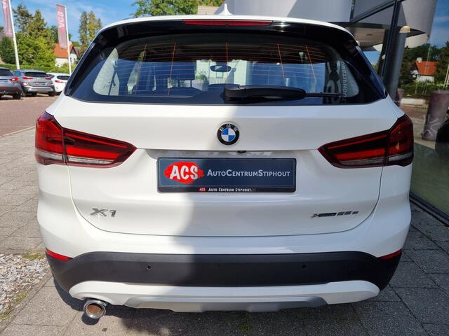 BMW X1 xDrive25e X Line | Panorama | Leder | Widescreen | Zeer nette staat! | Incl. BTW