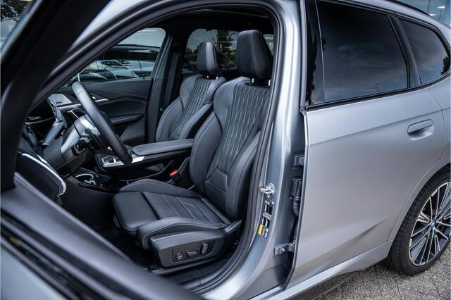 BMW X1 xDrive30e ** Panodak ** Innovation ** Driving Assistant NP 74K ** 1.800kg trekgewicht!