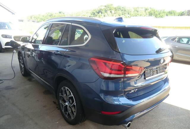 BMW X1 xDrive 25e Advantage Panoramadak Trekhaak LED Achteruitrijcamera Navi Pro HiFi-speakersysteem DAB